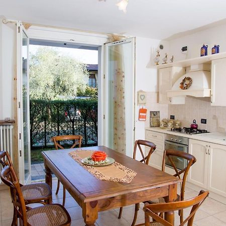 Appartamento Con Giardino E Parcheggio Privato Bellagio Luaran gambar
